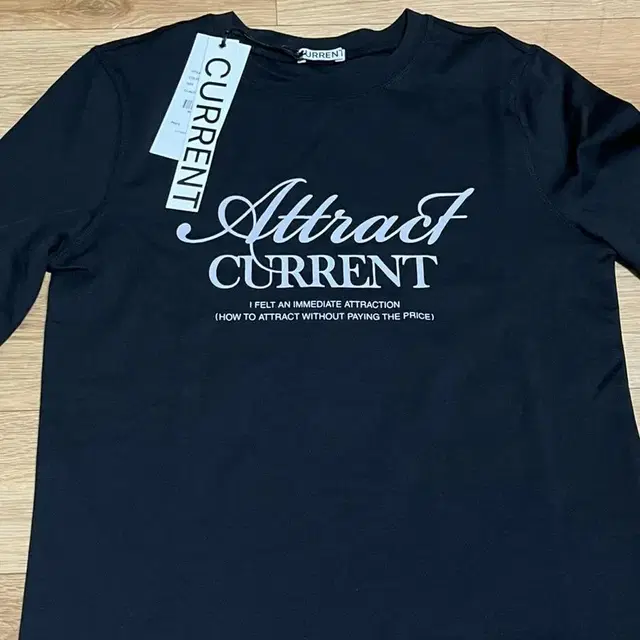 커렌트 롱 슬리브 티 ATTRACT LONG SLEEVE TEE