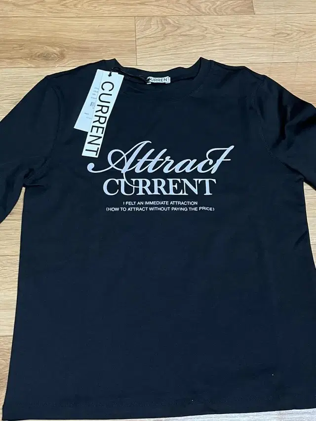 커렌트 롱 슬리브 티 ATTRACT LONG SLEEVE TEE