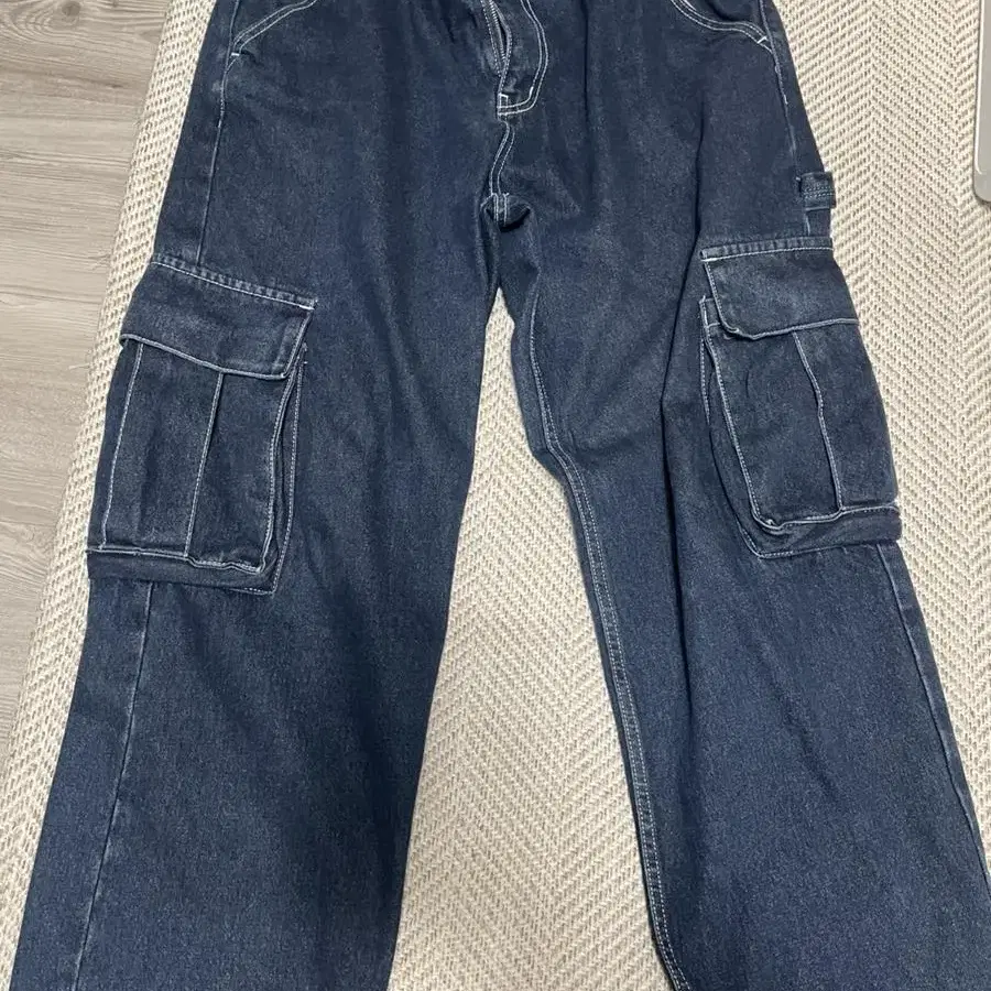 위캔더스 DENIM CARGO PANTS (DENIM)