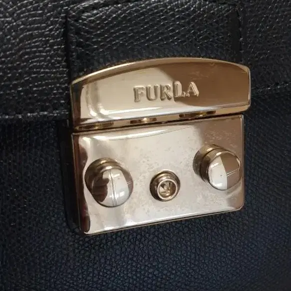 훌라 FURLA 사첼백