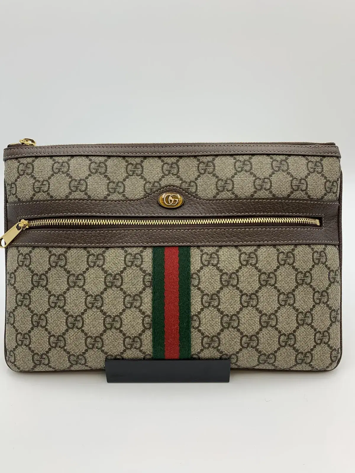 GUCCI GG Supreme Clutch Bag