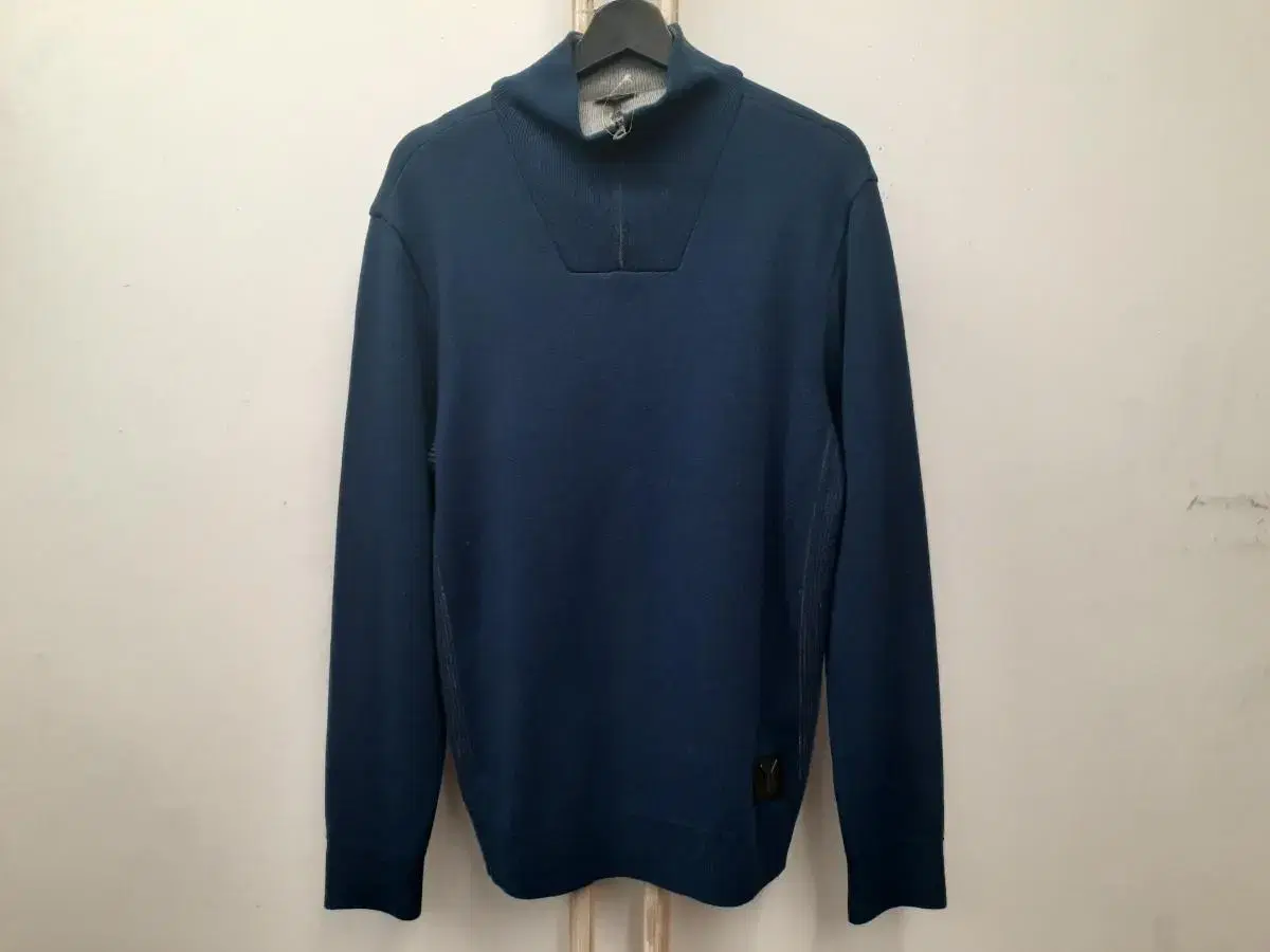 2 BLACKYAK knit 100 (L) (see true-to-size)