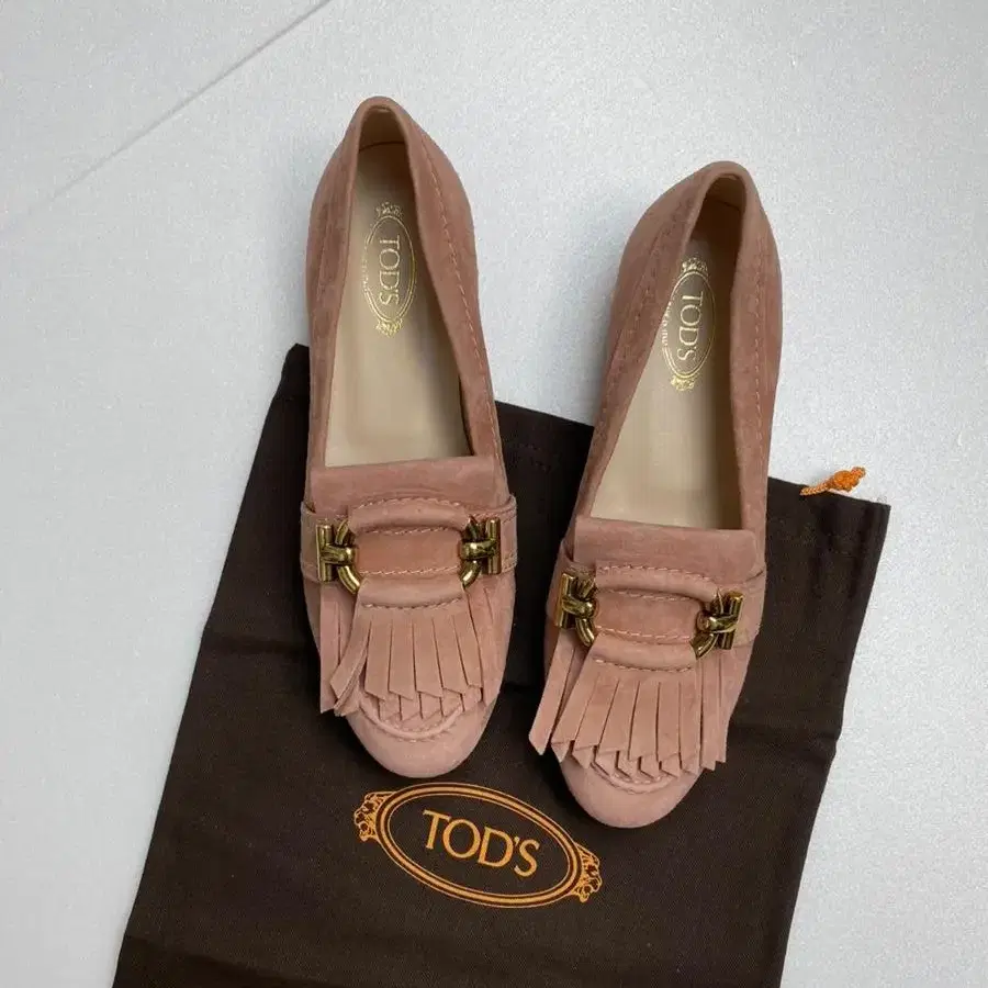 새상품* 토즈 TOD'S 로퍼 테슬 드리이빙슈즈 사이즈 EU35.5 22