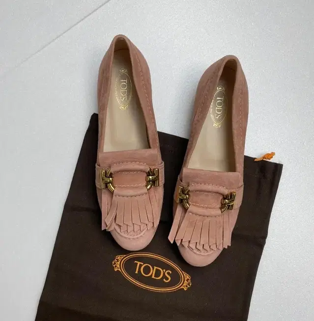 새상품* 토즈 TOD'S 로퍼 테슬 드리이빙슈즈 사이즈 EU35.5 22