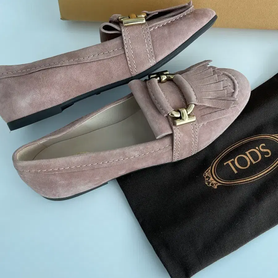 새상품* 토즈 TOD'S 로퍼 테슬 드리이빙슈즈 사이즈 EU35.5 22