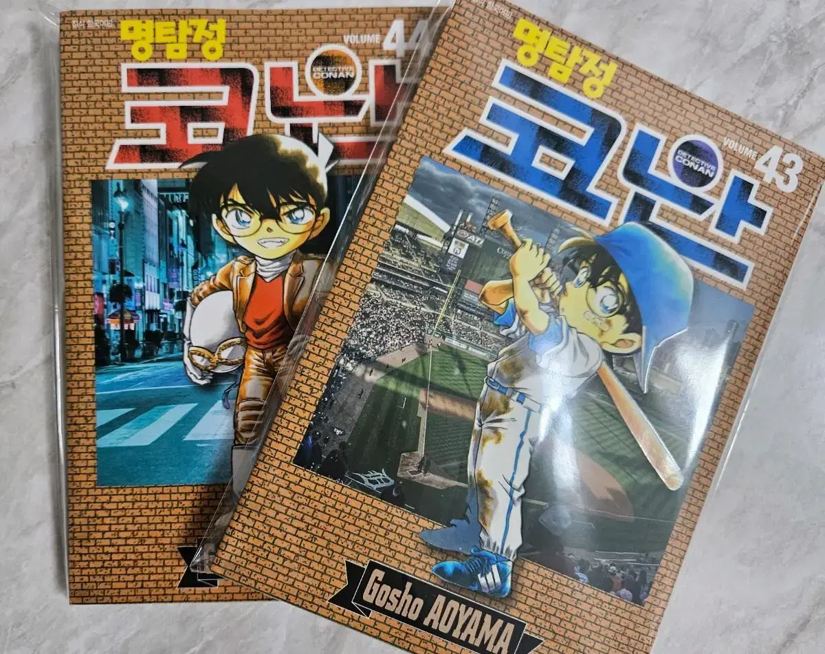 Detective Conan Manga Volumes 44 and 43