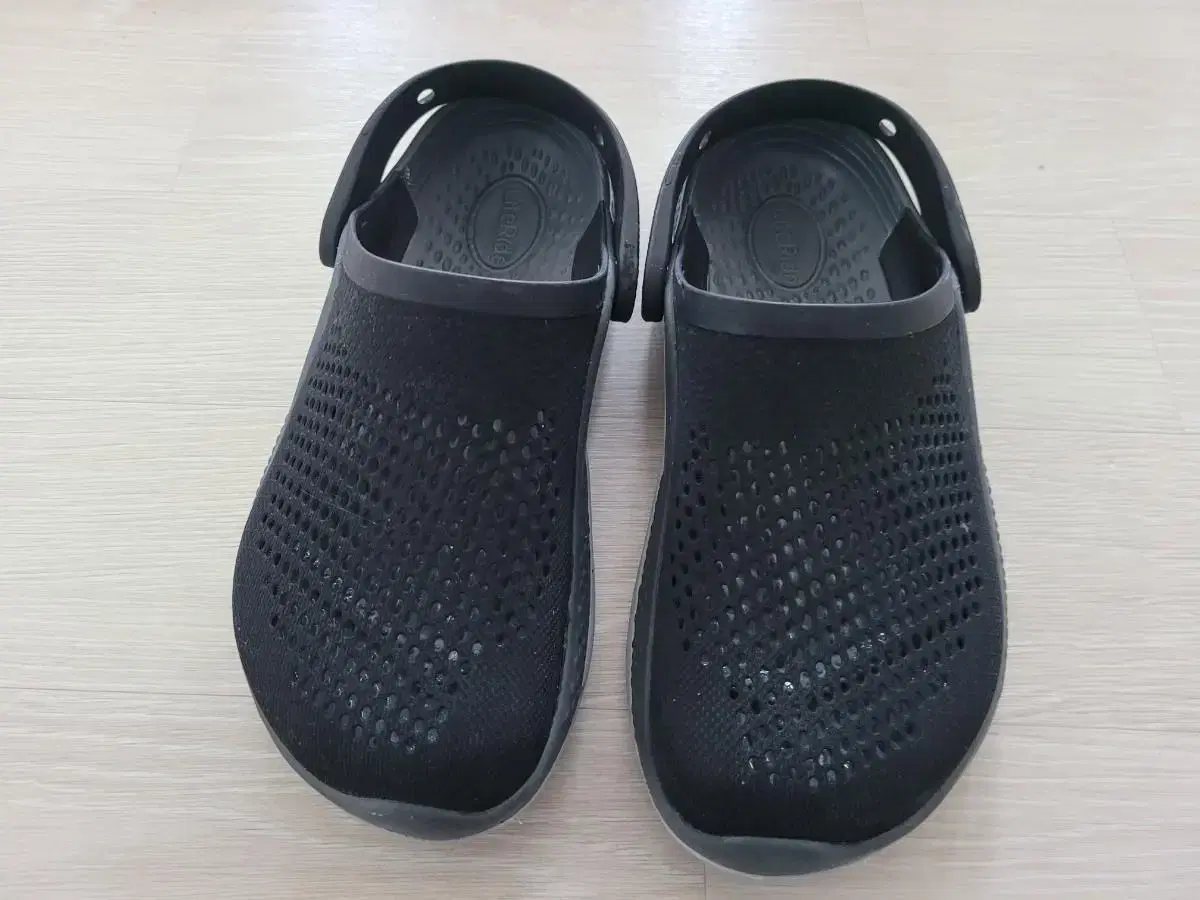 Crocs Lightride 360 Size 240