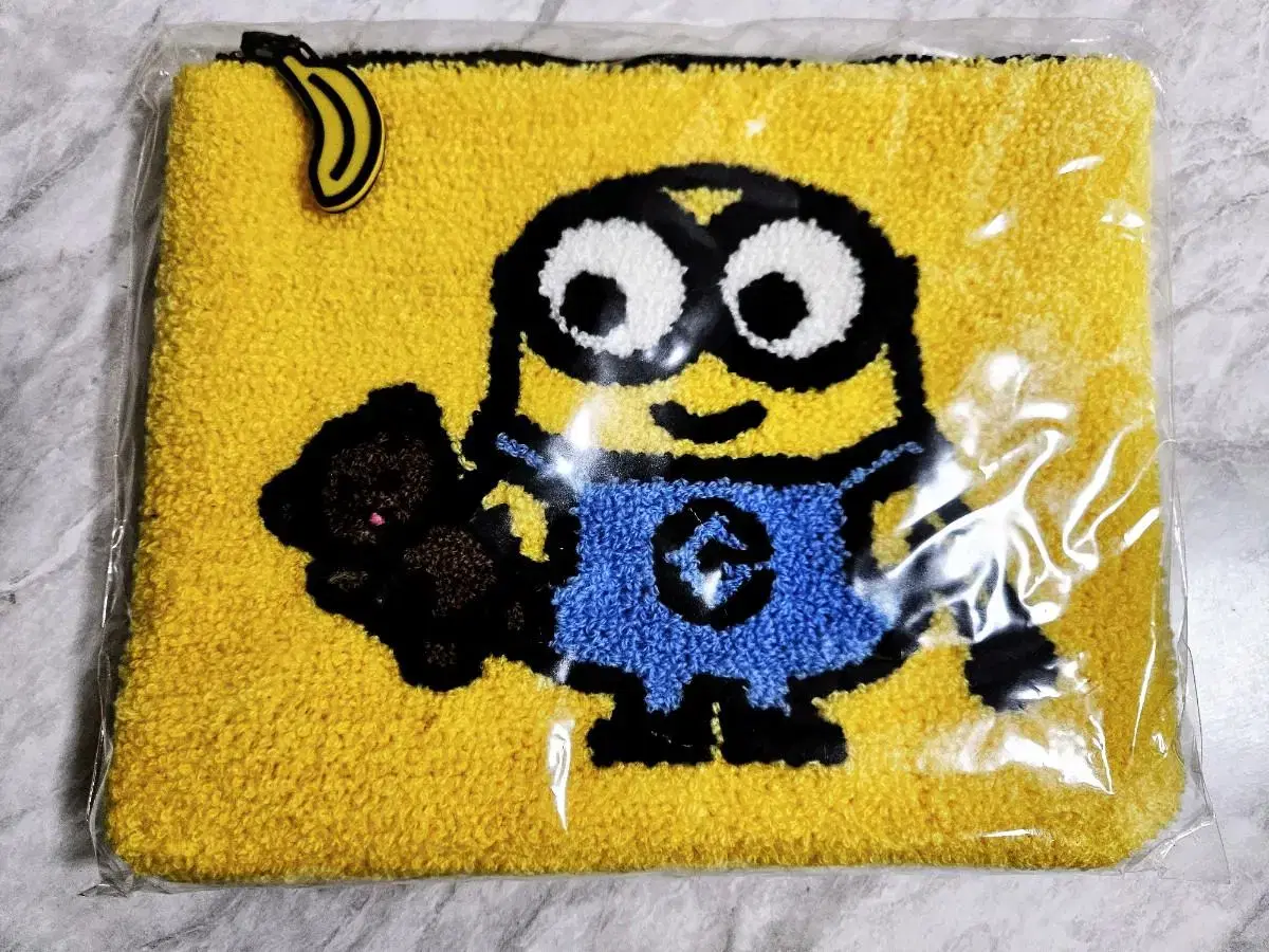 Sell Minions pouches