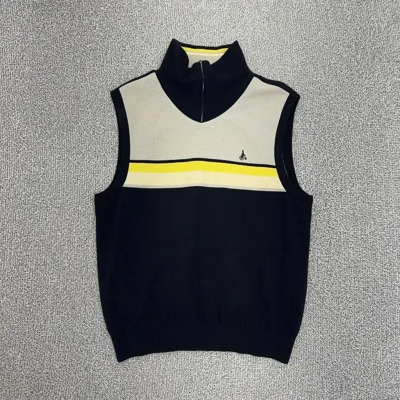 Vinpole Black Knit Vest 105