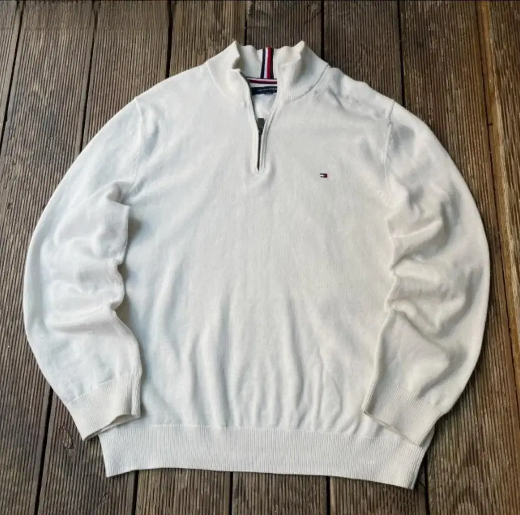 (105) Tommy Hilfiger Vahn Zip-up Knit