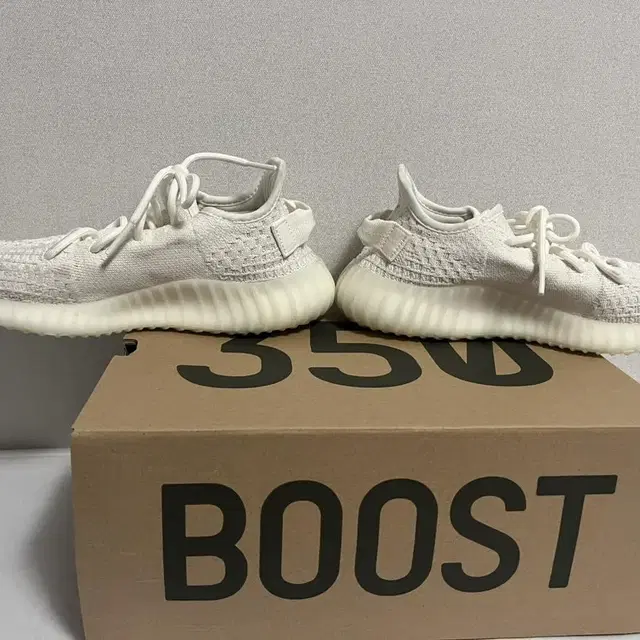 아디다스 이지부스트 350  V2 bone