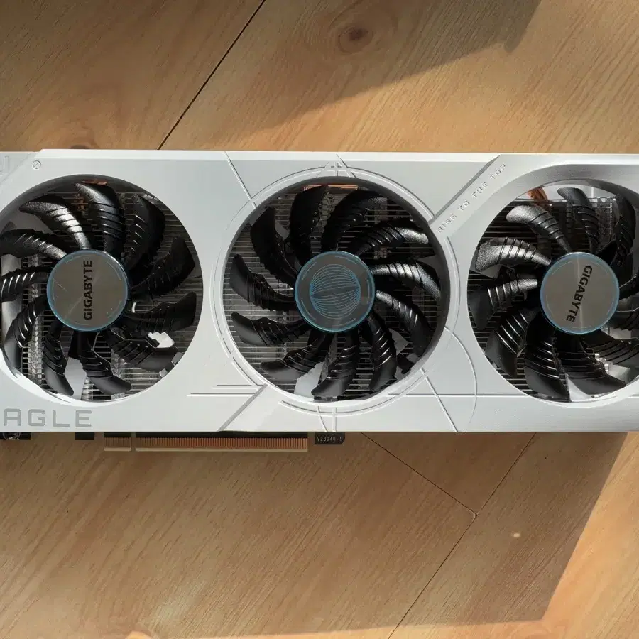 기가바이트 RTX 4060 EAGLE OC ICE D6 8GB 피씨디렉트