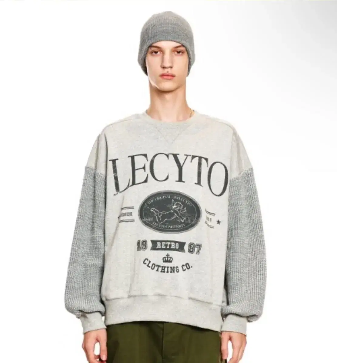 2 LECYTO knit man-to-man sweatshirts