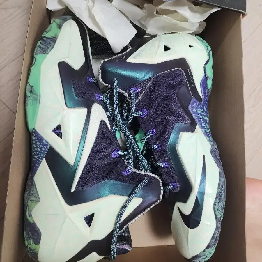 르브론 11 LeBron XI 노라 검보 리그 게이터 킹 280