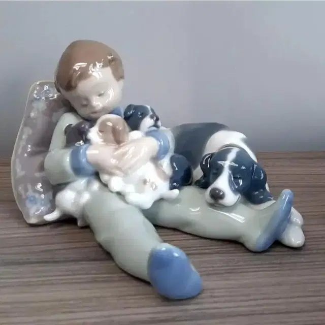 Lladro 야드로 Porcelain Sweet Dreams Boy