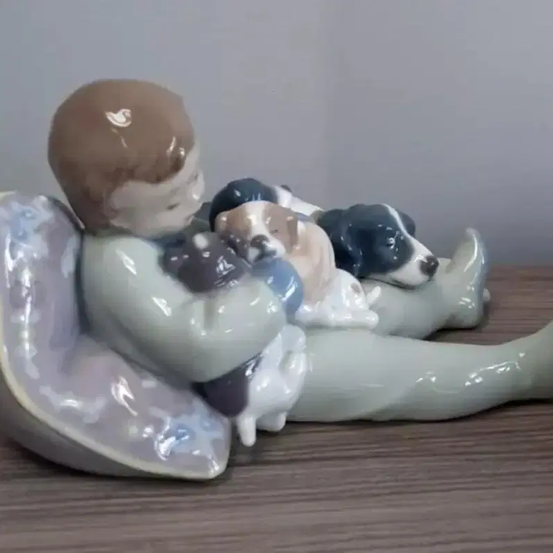 Lladro 야드로 Porcelain Sweet Dreams Boy