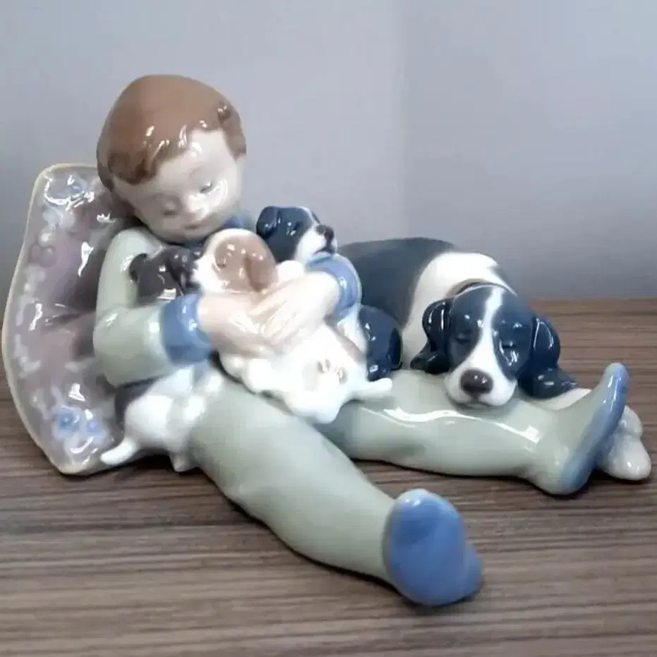 Lladro 야드로 Porcelain Sweet Dreams Boy