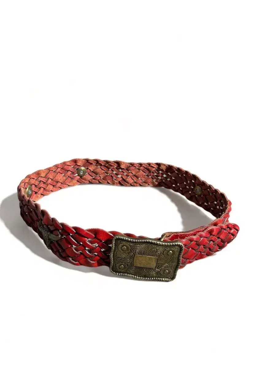 red twist long horn rivet leather belt