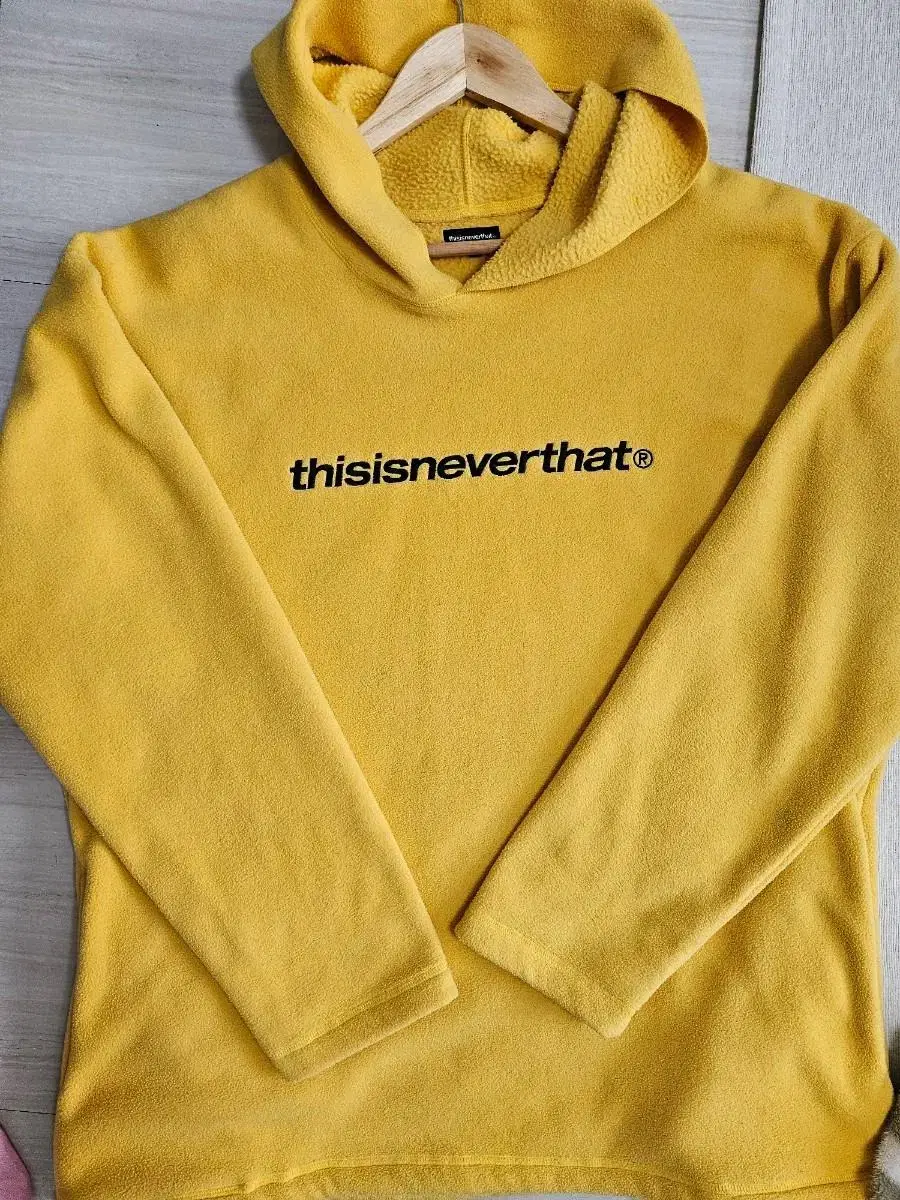 Dinedat fleece hoodie yellowSize M