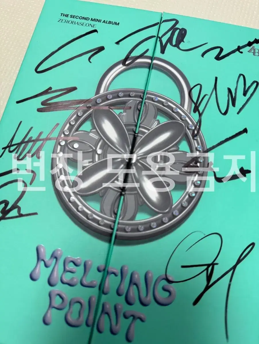 Zerobaseone 2nd album Melting Point autographed album signed by the artist ㅁ