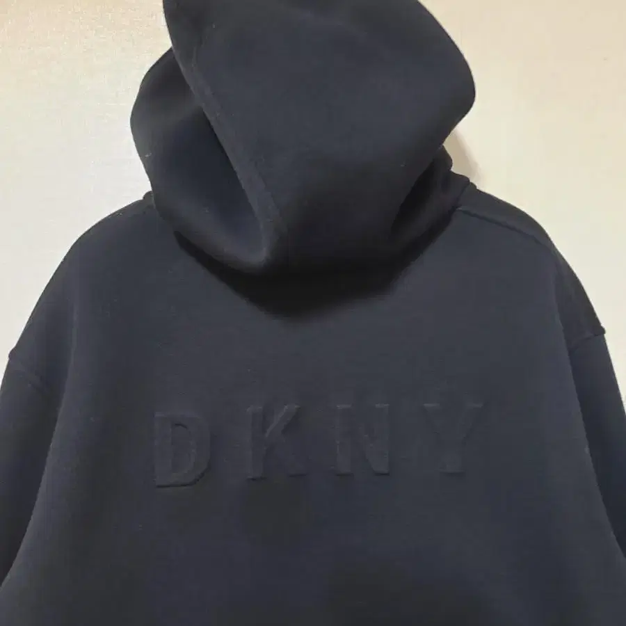 dkny 네오플랜 후드티