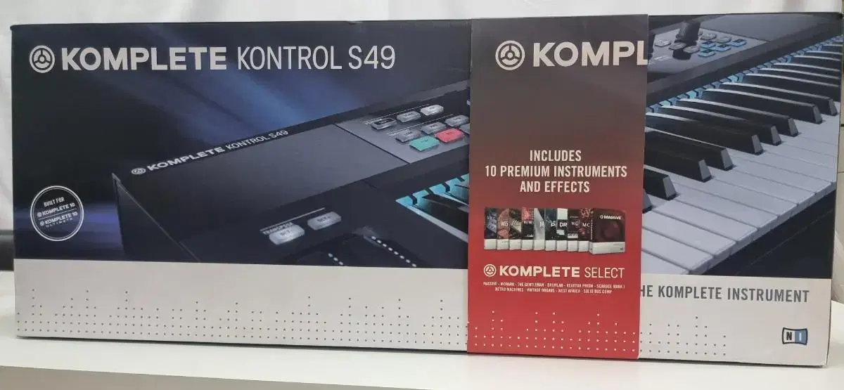 KOMPLETE KONTROL S49 MK1