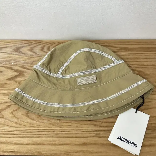 Jacquemus bucket hat (new with tags)