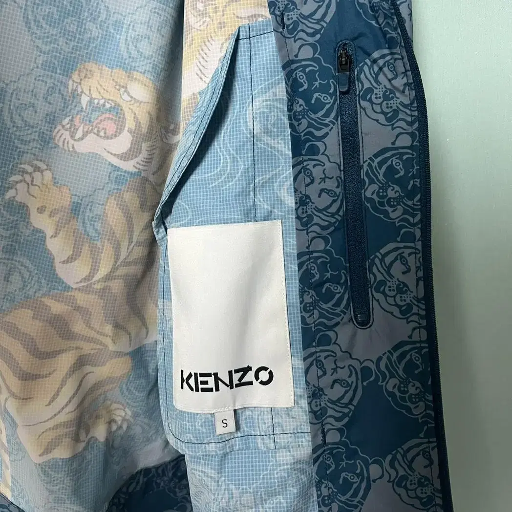 (한정판)겐조 KENZO 바람막이 21시즌 S