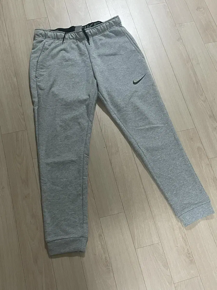 Nike DryFit Sweatpants L