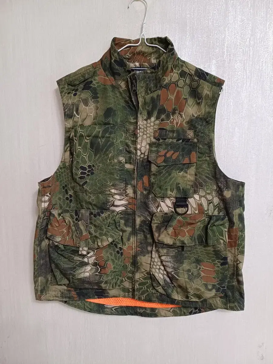 Men's Multi-Pocket Hunting Vest (100)