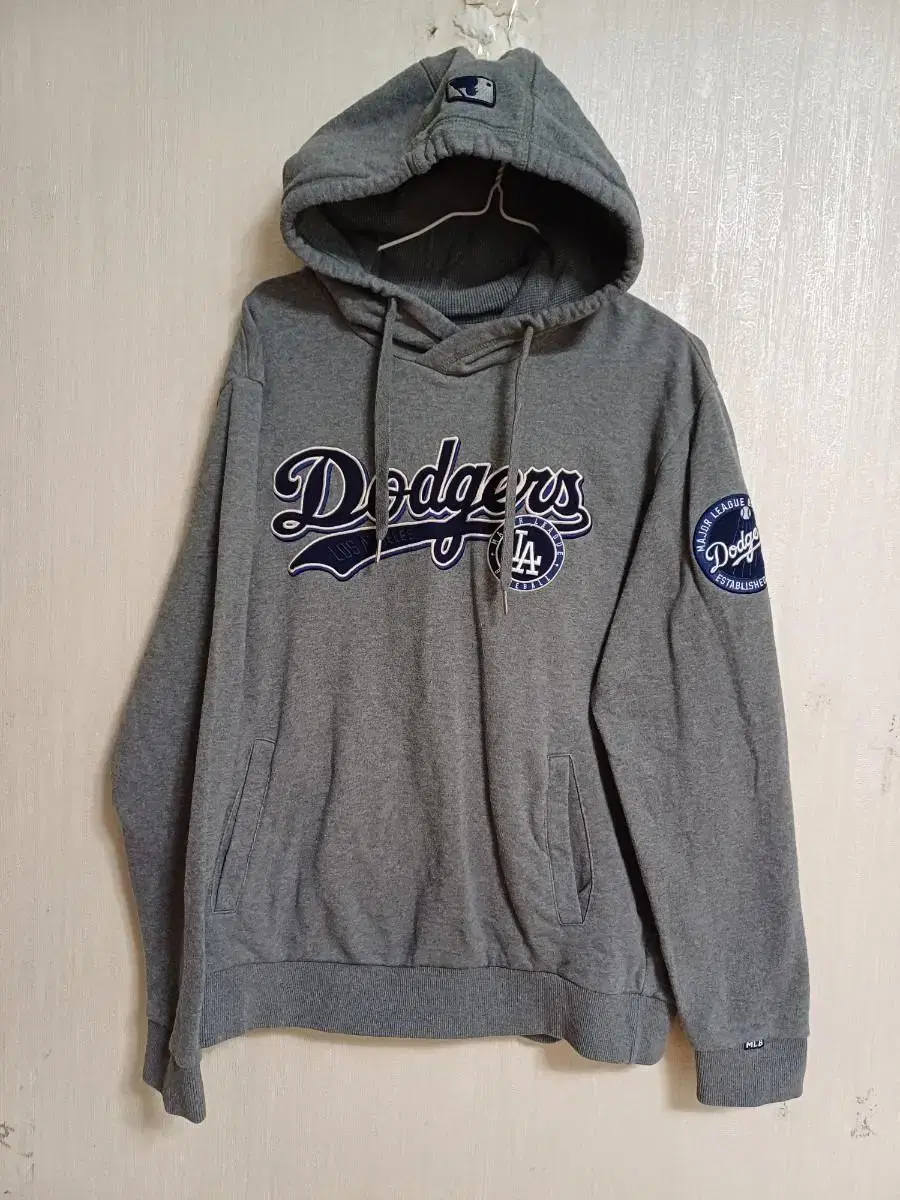 MLB Los Angeles Dodgers Hoodie (Womens105.00 M100)