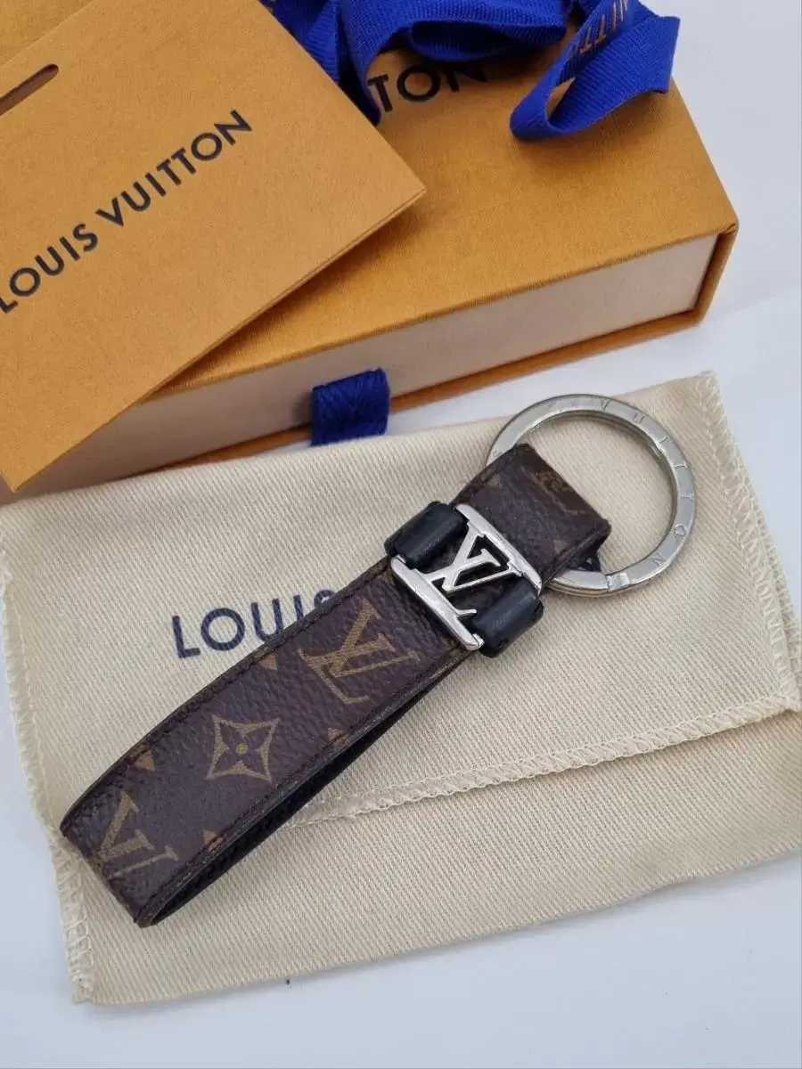 Louis Vuitton keyring, Louis Vuitton key holder