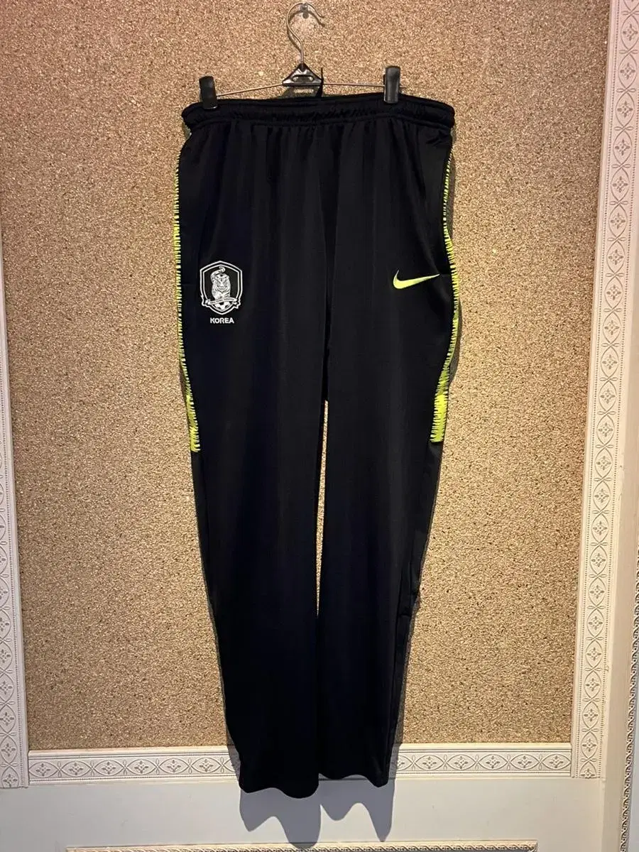 National Team Chuu Training Pants L