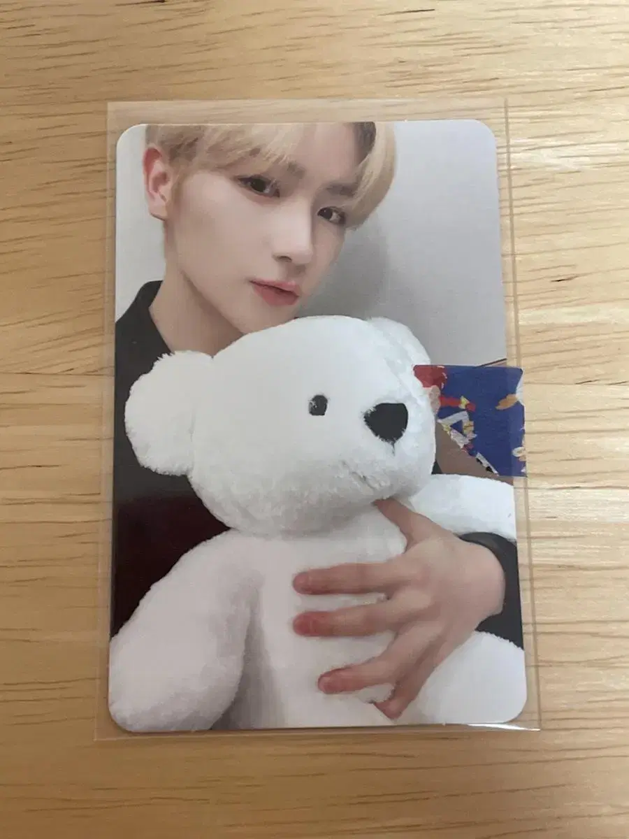 bear hyunjae the boyz awake lore wts