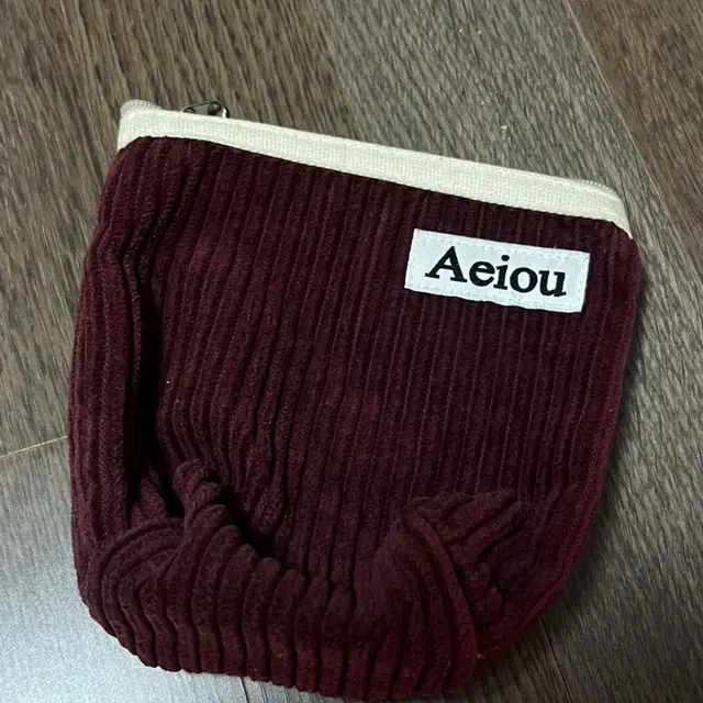 아에이오우 aeiou 파우치