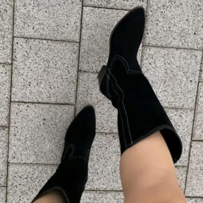 마뗑킴 WESTERN MIDDLE BOOTS IN BLACK