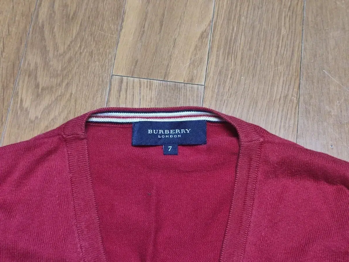 [XL] Burberry V-Neck Knit