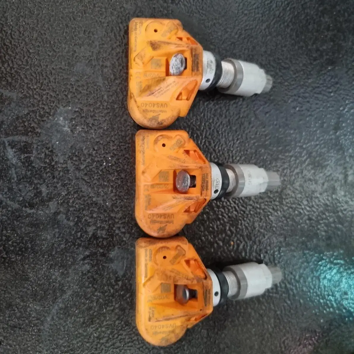 bmw 433mhz tpms 공기압센서 중고 1개 팝니다 (3개있습니다)