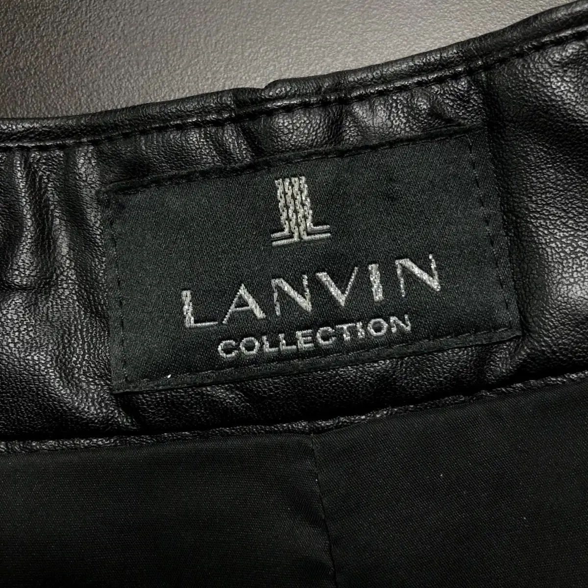 [ LANVIN ] 랑방컬렉션 블랙컬러 페이크레더 와이드 팬츠