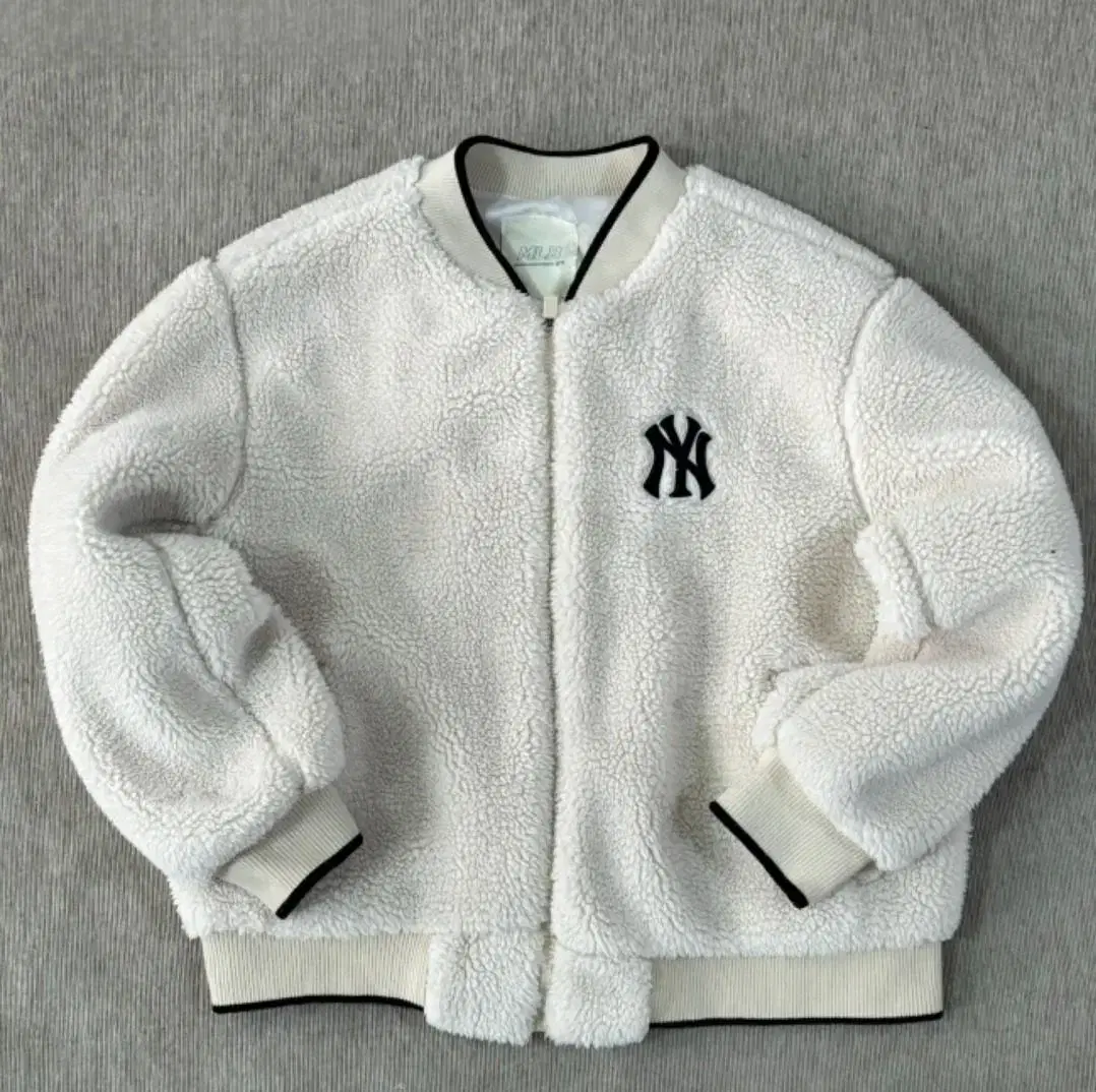 (95-100) MLB Yankees Overfit Fleece