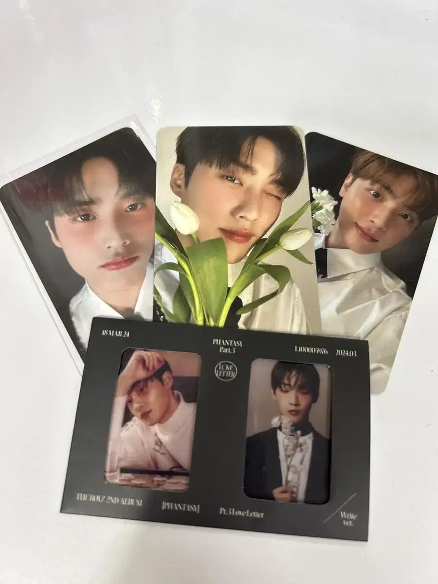 The Boyz love letter photocard sell it.