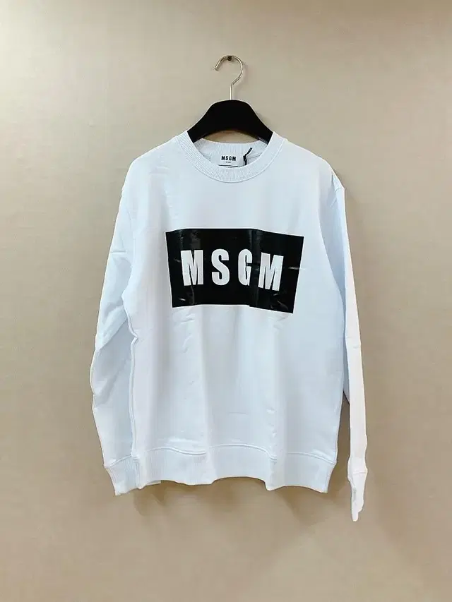 (정품/새상품) MSGM 공용 화이트 박스로고 기본 맨투맨 90% 핫딜!