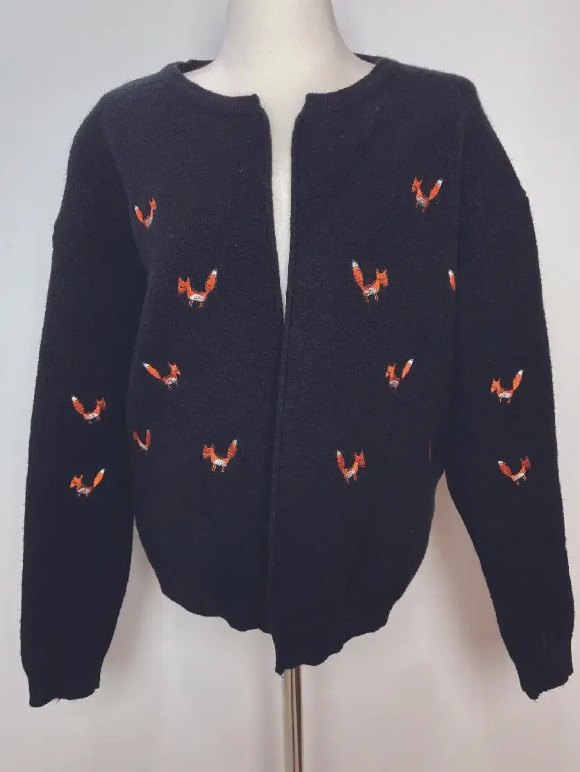 ECO REBORN Navy Fox Pattern Cardigan