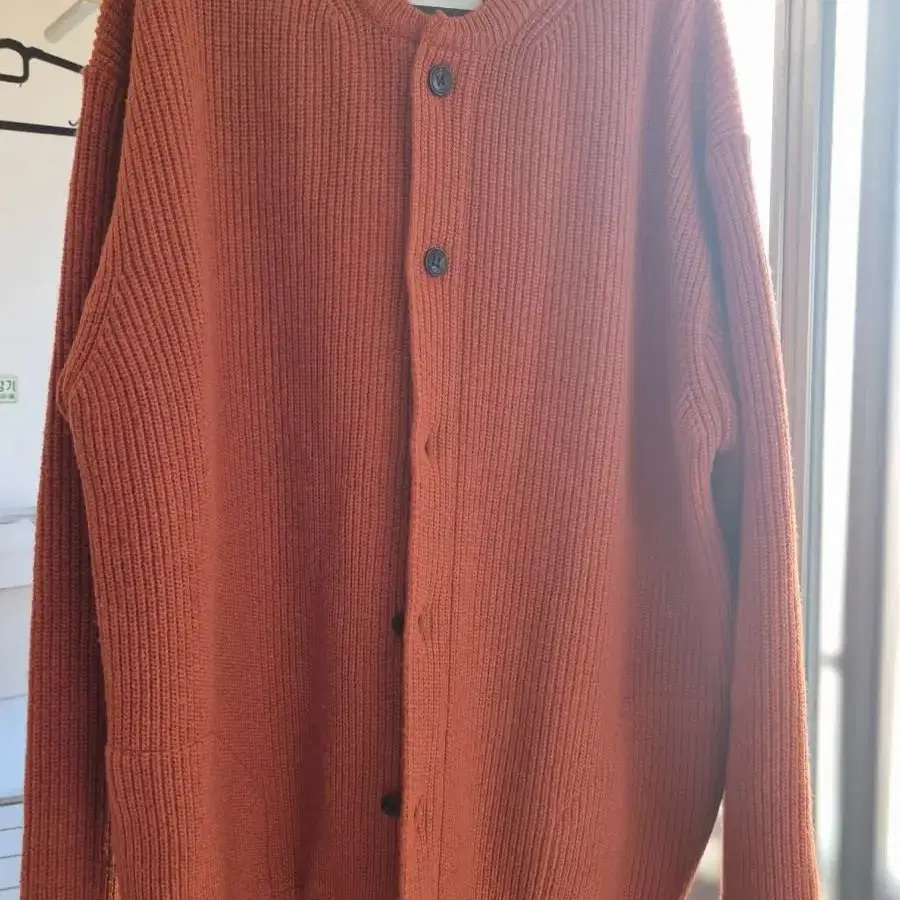 LAMBSWOOL ROUND NECK CARDIGAN_BRICK