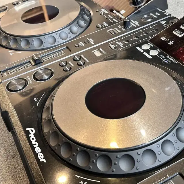 CDJ 900