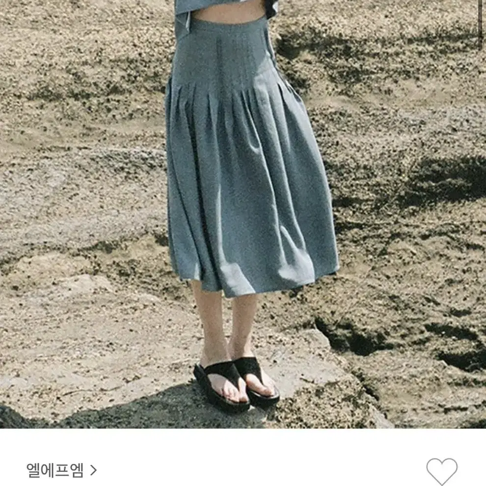 구해요)lfm pin tuck pleats skirt 엘에프엠 스커트