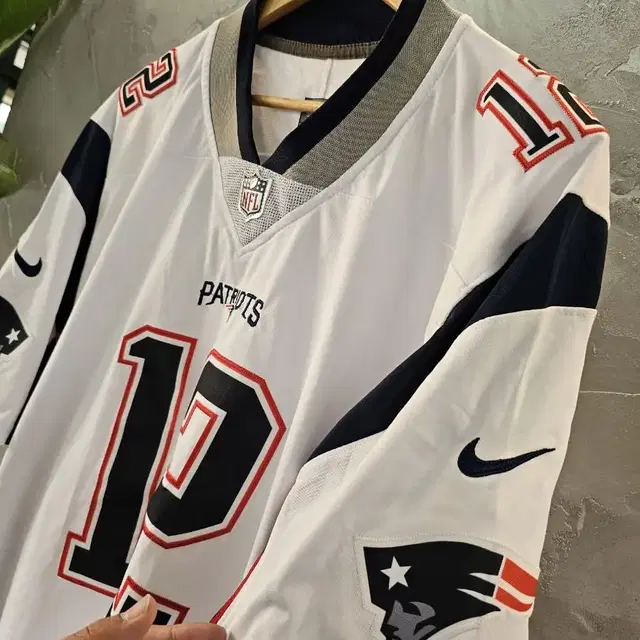 나이키 NFL  PATRIOTS 럭비옷 XL 팝니다.