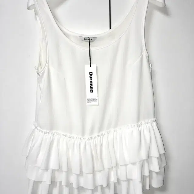 Burmula frill sleeveless top 버뮬라 프릴 탑