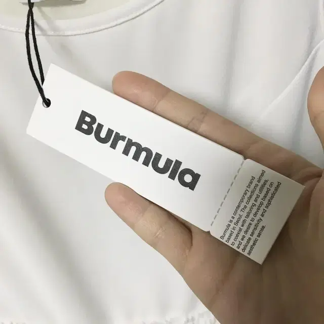 Burmula frill sleeveless top 버뮬라 프릴 탑