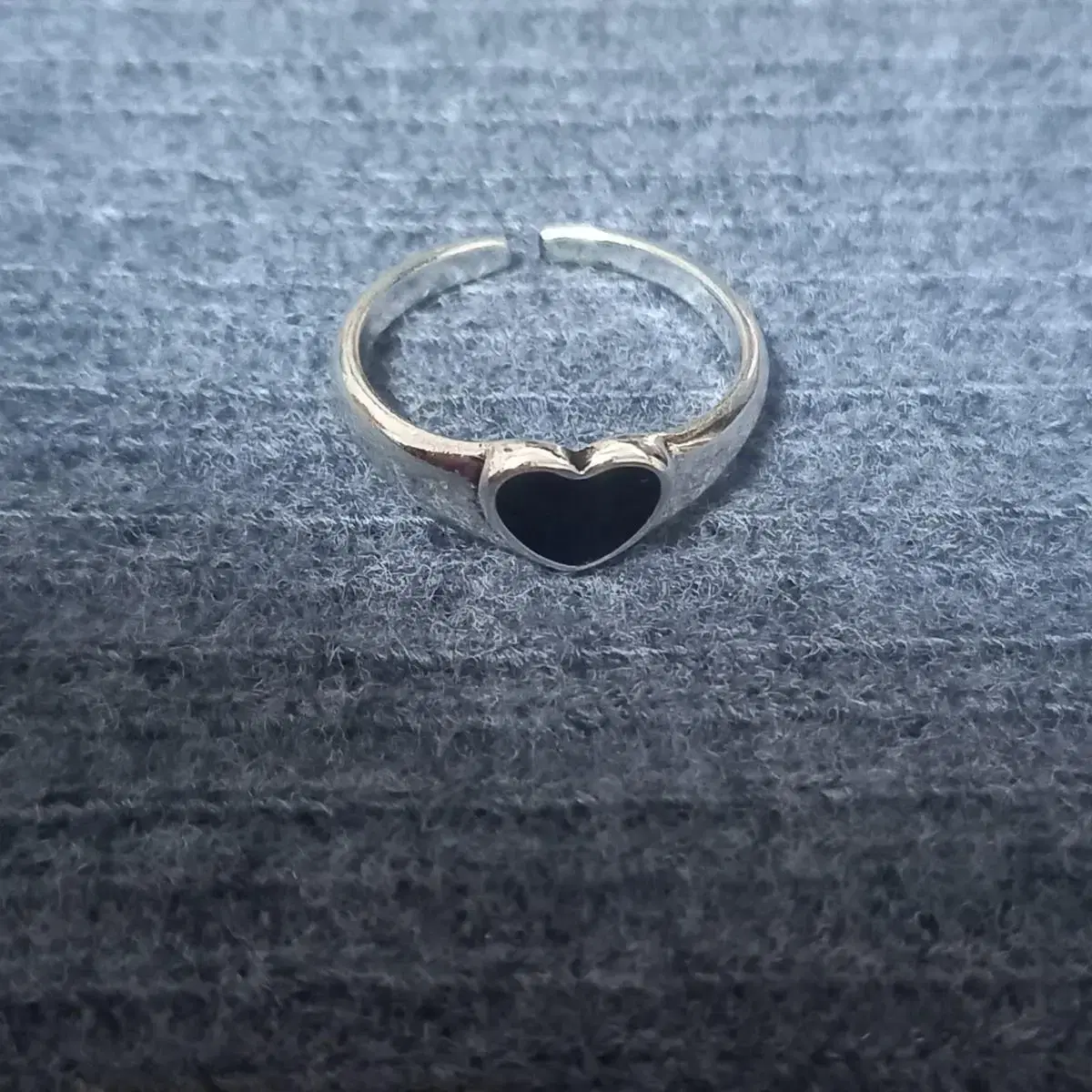 Heart-shaped ring